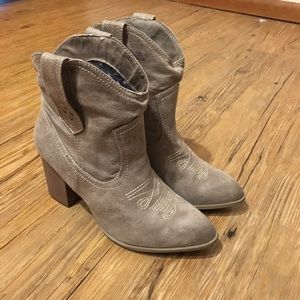 Sugar Sz 7 boots